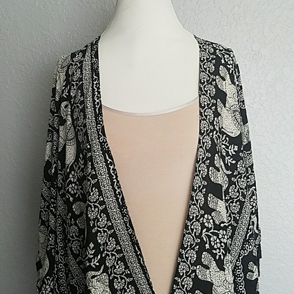 2 LEFT - BOHO Elephant Print Tassled Kimono - Picture 5 of 7